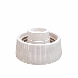 A ceramic fixture screw thread